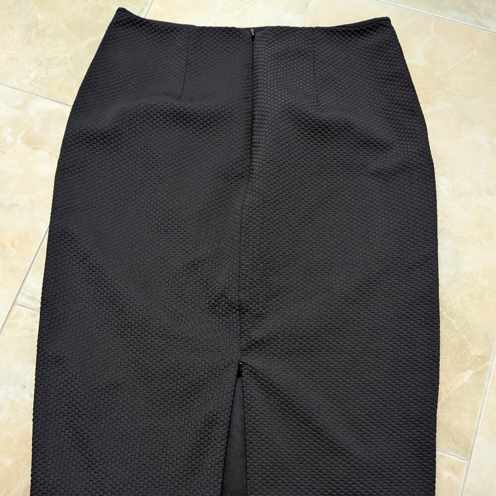 Banana Republic Women's Textured Black Pencil Skirt - Size 2